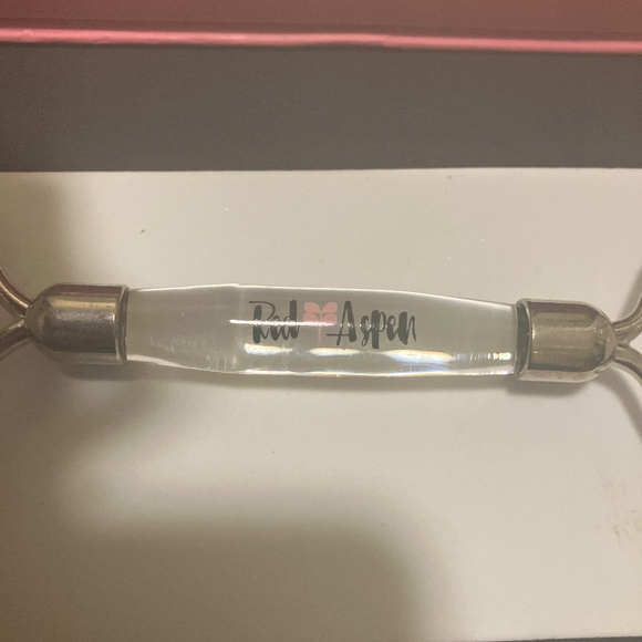 Aspen Facial Roller Skincare With Love Red Aspen NWT - Picture 9 of 11